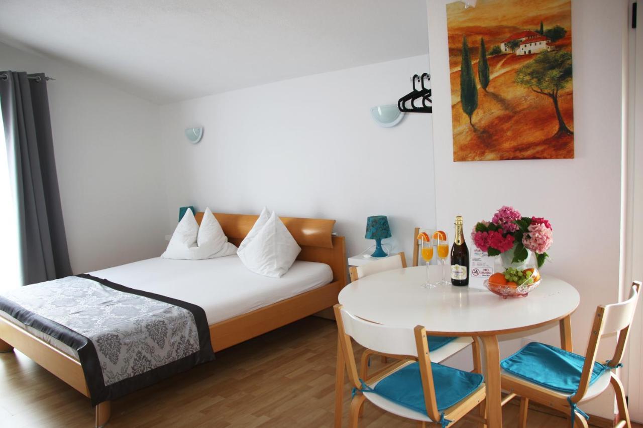 Apartments Gavric Трогір Екстер'єр фото